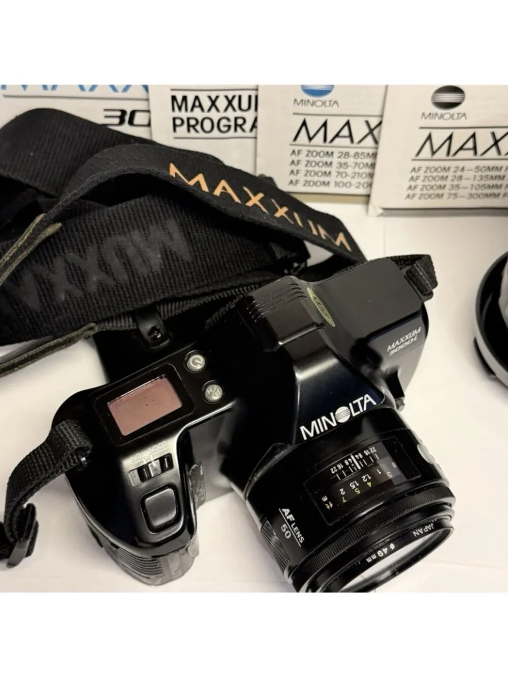 Minolta Maxxum 3000i  Camera + 3 Lenses AF50, AF 28-85, AF100-200 Untested